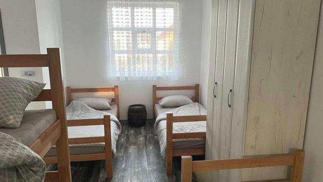 Soba, Izdavanje, 80m2, Jarkovci, Okolno mesto, Jarkovci
