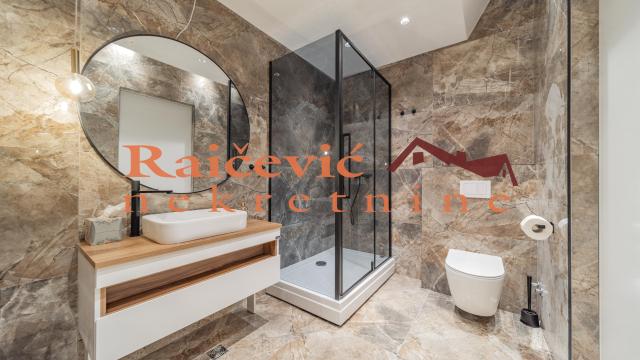 Kuća, Petosoban, Prodaja, 360m2, Sopot (mesto), Sopot, Mali Pozarevac
