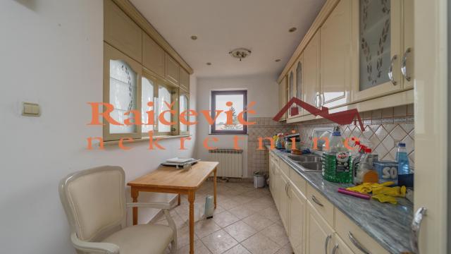 Kuća, Izdavanje, 250m2, Učiteljsko naselje, Zvezdara, Uciteljska