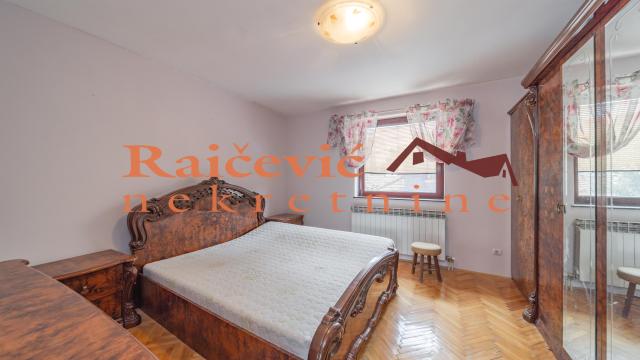 Kuća, Izdavanje, 500m2, Učiteljsko naselje, Zvezdara, Uciteljska