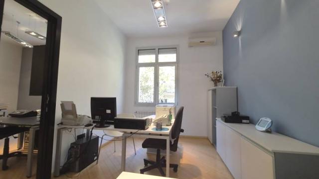 Poslovni prostor, Petosoban i veći, Izdavanje, 100m2, Vojvode Dobrnjca