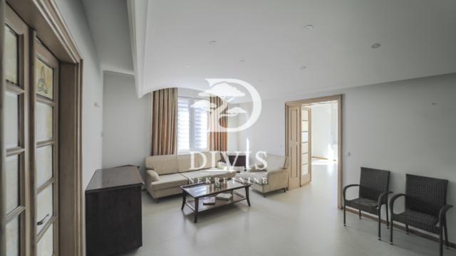 Poslovni prostor, Petosoban, Izdavanje, 140m2, Kursulina