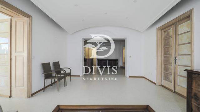Poslovni prostor, Petosoban, Izdavanje, 140m2, Kursulina