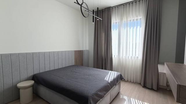 Stan, četvorosoban, Izdavanje, 128m2, Luke Ćelovića Trebinjca