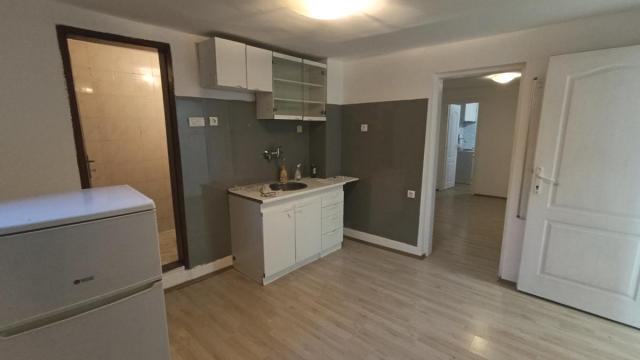 Kuća, Trosoban, Izdavanje, 73m2, Olimp, Zvezdara, Lukijana Mušickog
