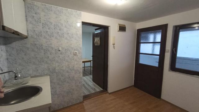 Kuća, Trosoban, Izdavanje, 73m2, Olimp, Zvezdara, Lukijana Mušickog