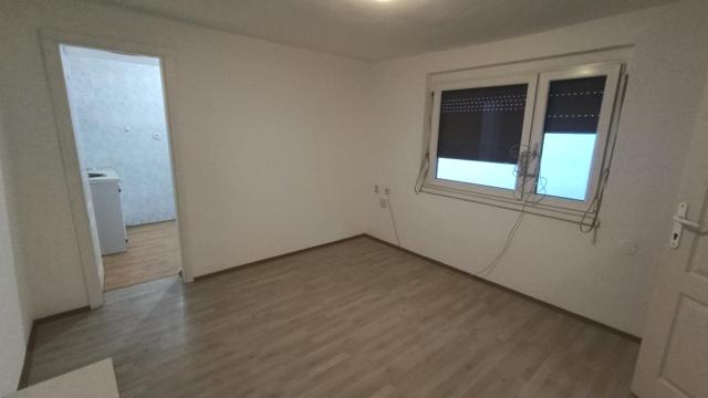 Kuća, Trosoban, Izdavanje, 73m2, Olimp, Zvezdara, Lukijana Mušickog