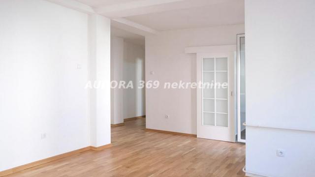 Poslovni prostor, Dvosoban, Izdavanje, 55m2, Bulevar Oslobodjenja, Novi Sad, Novi Sad
