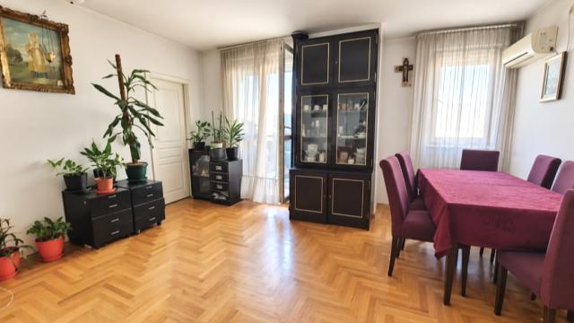 Stan, četvorosoban, Prodaja, 81m2, Botanička bašta, Palilula, Porecka