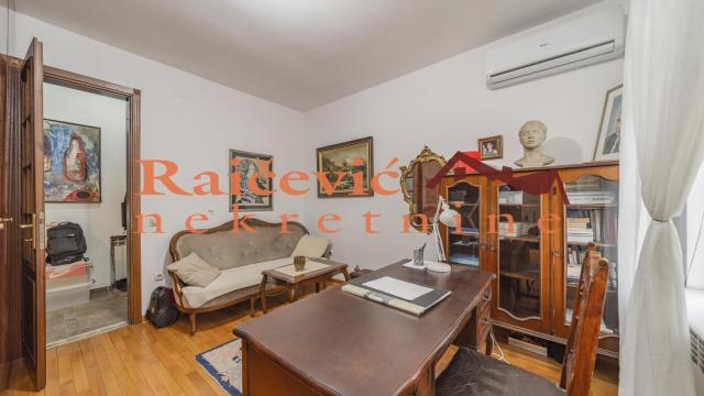 Stan, Petosoban, Prodaja, 108m2, Centar, Stari grad, Palmoticeva