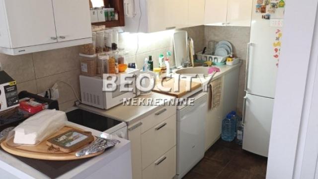 Kuća, četvorosoban, Prodaja, 184m2, Batajnica, Zemun, Branislava Barišića Doktora 5.