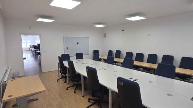 Poslovni prostor, Izdavanje, 216m2, Bulevar oslobodilaca Čačka