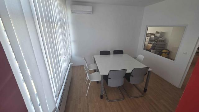 Poslovni prostor, Izdavanje, 216m2, Bulevar oslobodilaca Čačka