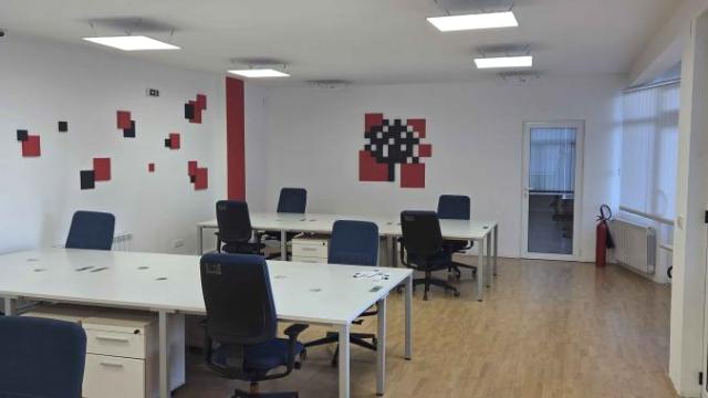 Poslovni prostor, Izdavanje, 216m2, Bulevar oslobodilaca Čačka