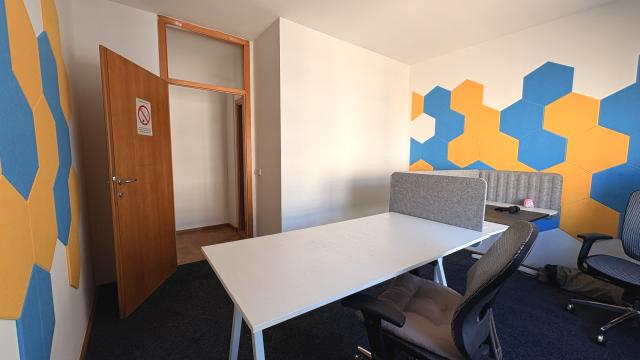 Poslovni prostor, Troiposoban, Izdavanje, 85m2, Bulevar Arsenija Čarnojevića
