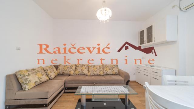 Stan, Jednoiposoban, Prodaja, 27m2, Hram svetog Save, Vračar, Sokolska