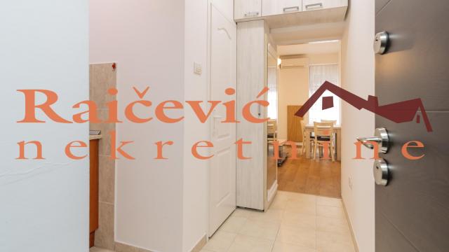 Stan, Jednoiposoban, Prodaja, 27m2, Hram svetog Save, Vračar, Sokolska