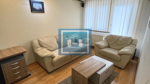 Poslovni prostor, Jednosoban, Izdavanje, 46m2, Centar, Gradska lokacija, Jagodina