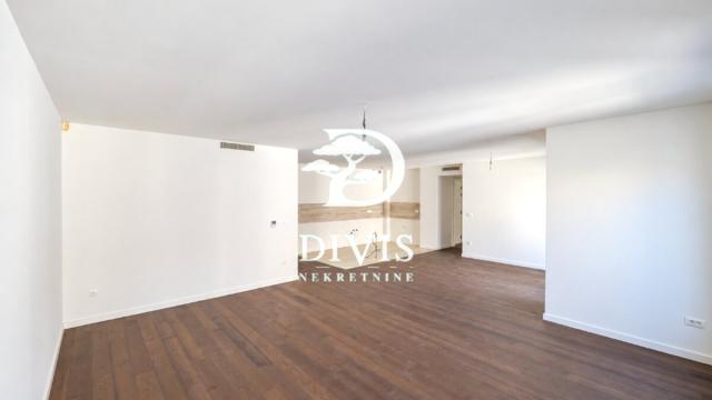 Stan, Trosoban, Prodaja, 130m2, Beogradska