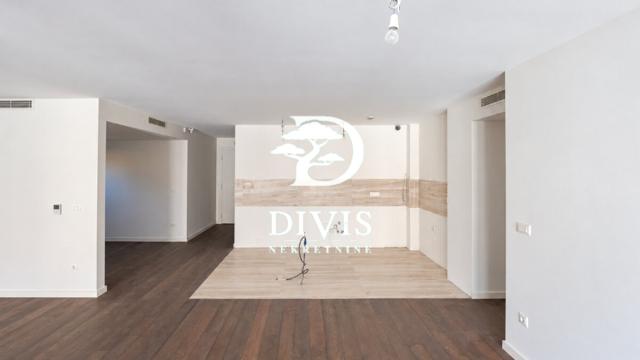 Stan, Trosoban, Prodaja, 130m2, Beogradska