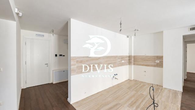Stan, Trosoban, Prodaja, 130m2, Beogradska
