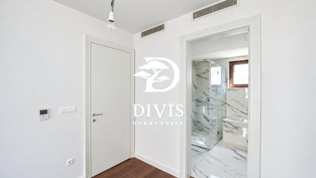 Stan, Trosoban, Prodaja, 130m2, Beogradska