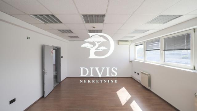 Poslovni prostor, Petosoban, Izdavanje, 216m2, Cara Dušana