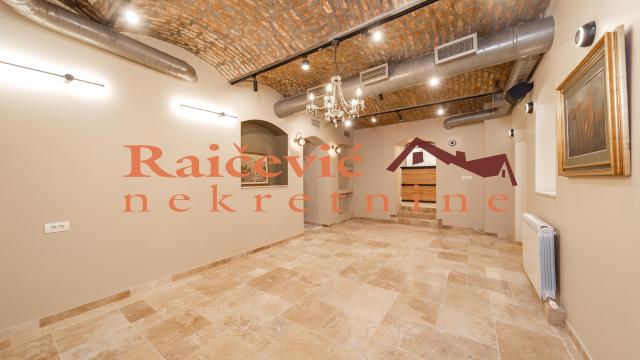 Poslovni prostor, Trosoban, Prodaja, 210m2, Centar, Stari grad, Djure Danicica