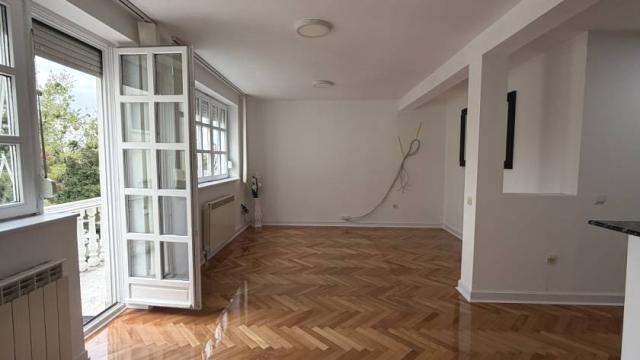 Stan, četvorosoban, Izdavanje, 122m2, Bulevar kneza Aleksandra Karađorđevića