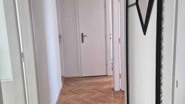 Stan, Trosoban, Izdavanje, 67m2, Pariske Komune
