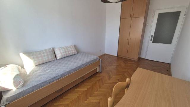 Stan, Trosoban, Izdavanje, 67m2, Pariske Komune