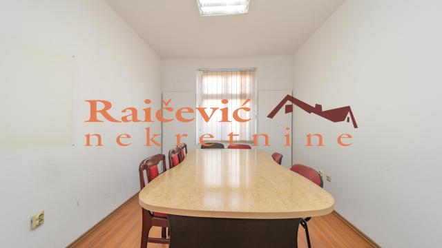 Poslovni prostor, četvoroiposoban, Izdavanje, 85m2, Hram svetog Save, Vračar, Skerliceva