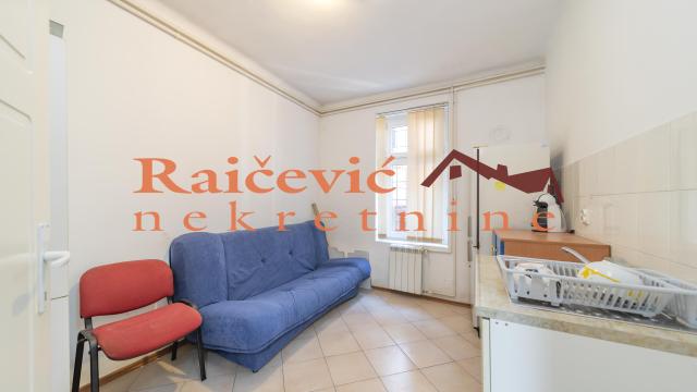 Poslovni prostor, četvoroiposoban, Izdavanje, 85m2, Hram svetog Save, Vračar, Skerliceva