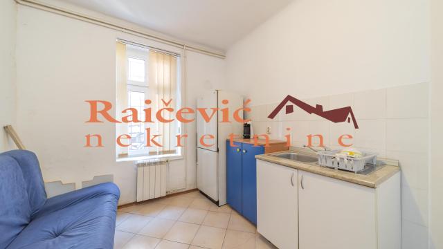Poslovni prostor, četvoroiposoban, Izdavanje, 85m2, Hram svetog Save, Vračar, Skerliceva