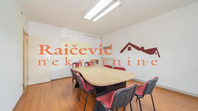 Poslovni prostor, četvoroiposoban, Izdavanje, 85m2, Hram svetog Save, Vračar, Skerliceva