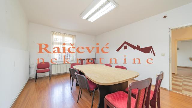 Poslovni prostor, četvoroiposoban, Izdavanje, 85m2, Hram svetog Save, Vračar, Skerliceva
