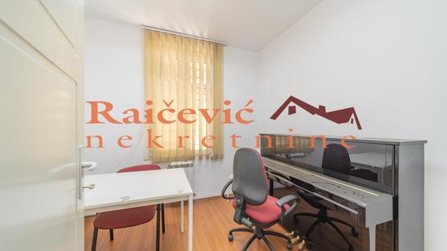 Poslovni prostor, četvoroiposoban, Izdavanje, 85m2, Hram svetog Save, Vračar, Skerliceva