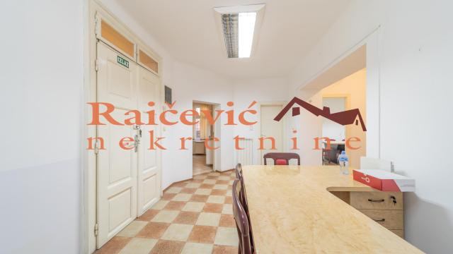 Poslovni prostor, četvoroiposoban, Izdavanje, 85m2, Hram svetog Save, Vračar, Skerliceva