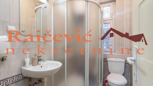Poslovni prostor, četvoroiposoban, Izdavanje, 85m2, Hram svetog Save, Vračar, Skerliceva