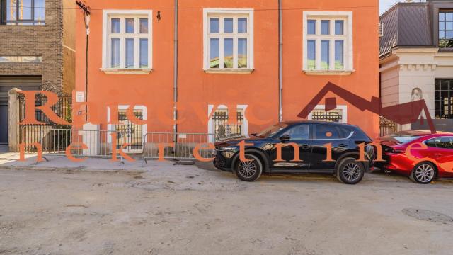 Poslovni prostor, četvoroiposoban, Izdavanje, 85m2, Hram svetog Save, Vračar, Skerliceva