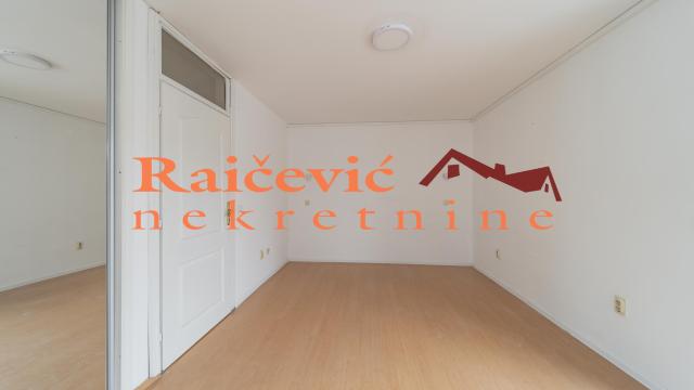 Stan, četvorosoban, Izdavanje, 176m2, Autokomanda, Voždovac, Esad Pasina