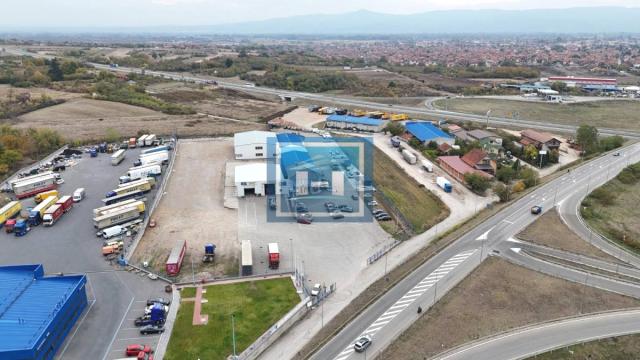 Poslovni prostor, Izdavanje, 675m2, Okolno mesto, Paraćin