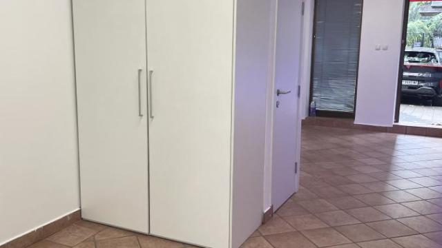 Poslovni prostor, Izdavanje, 32m2, Slavija, Vračar, Kralja Milutina