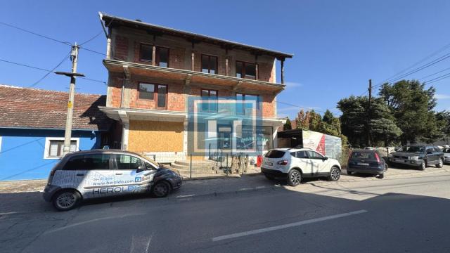 Poslovni prostor, Prodaja, 251m2, Centar, Gradska lokacija, Despotovac