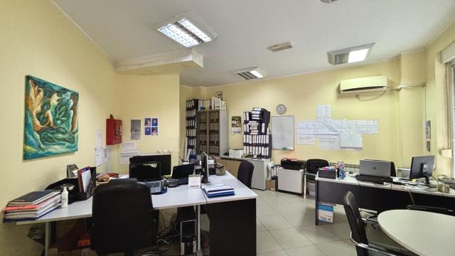 Poslovni prostor, Jednosoban, Izdavanje, 29m2, Radnička