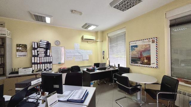 Poslovni prostor, Jednosoban, Izdavanje, 29m2, Radnička