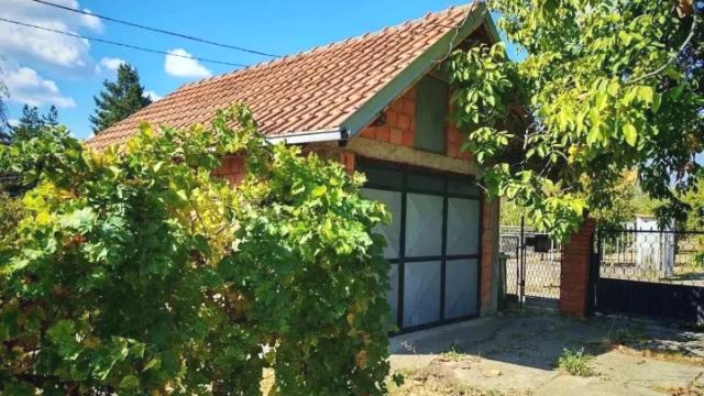 Kuća, četvorosoban, Prodaja, 100m2, Grocka, Smederevski put