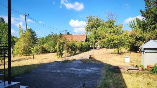 Kuća, četvorosoban, Prodaja, 100m2, Grocka, Smederevski put