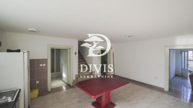 Kuća, Petosoban i veći, Prodaja, 171m2, Lipovički put