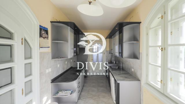 Kuća, Petosoban i veći, Prodaja, 171m2, Lipovički put